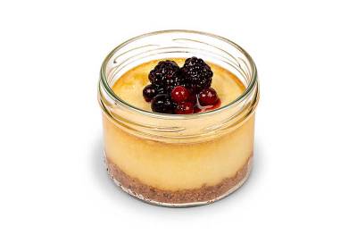 Mit Waldbeeren Cocktail